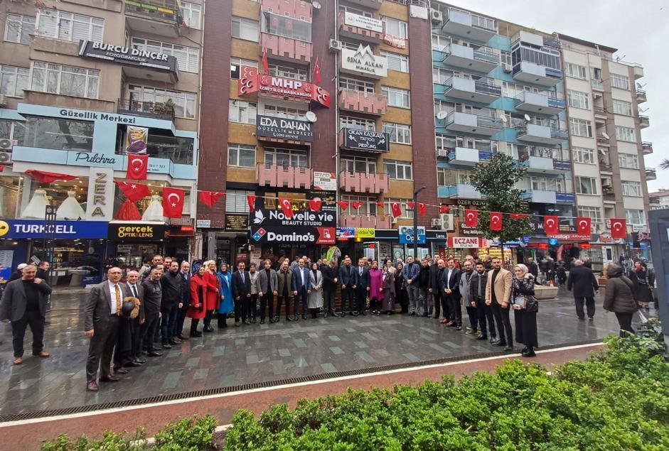 MHP İzmit'ten AKP İzmit İlçe'ye Coşkulu Karşılama