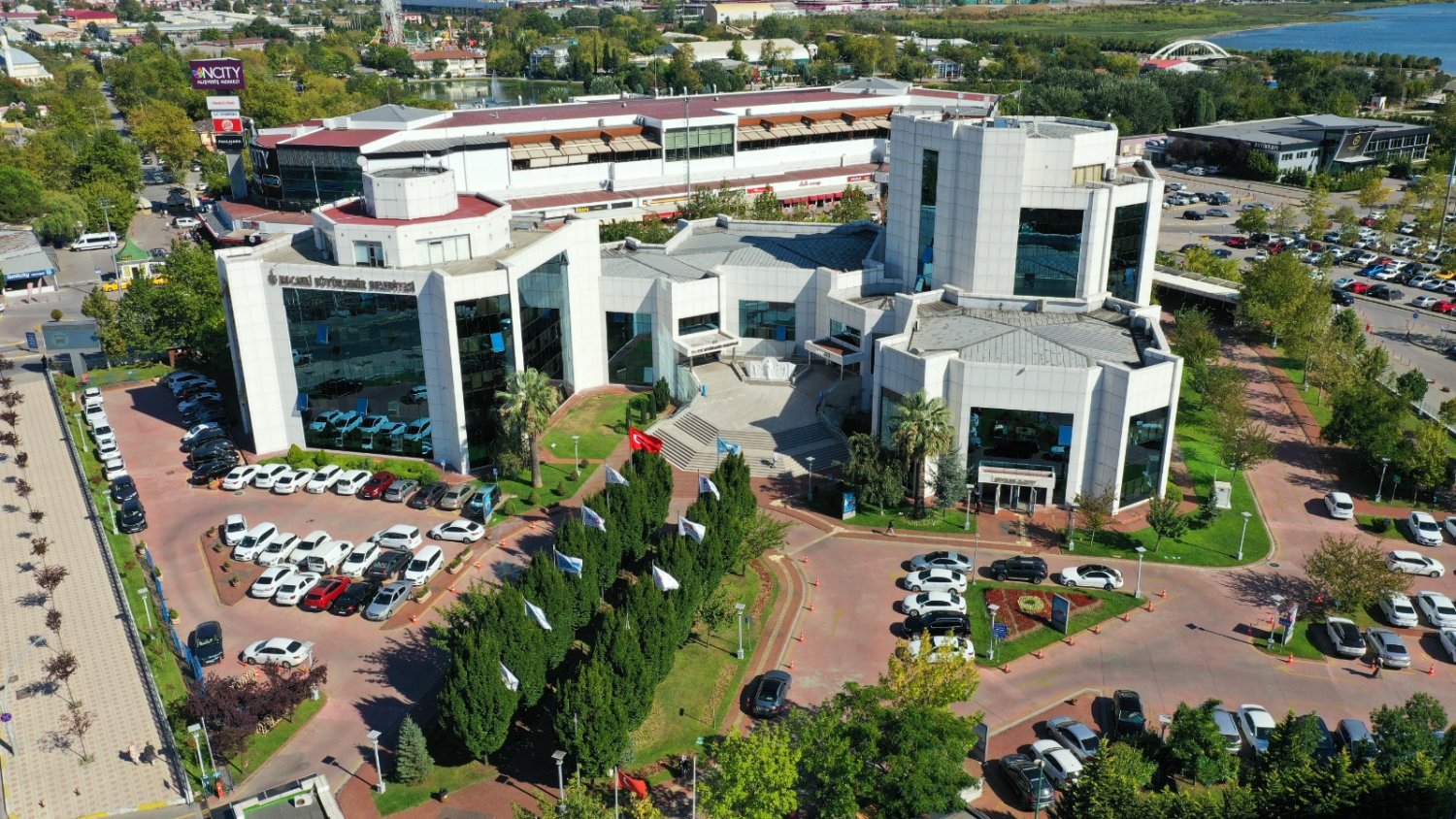Kocaeli Büyükşehir Belediyesi’nden Eğitime Dev Destek