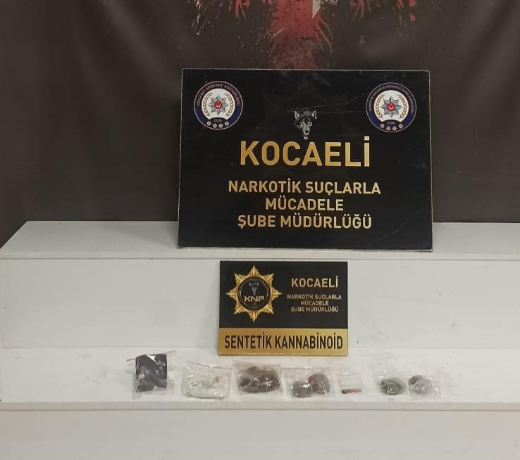 Kocaeli Polisi Zehir Tacirlerine Göz Açtırmadı - Görsel 3