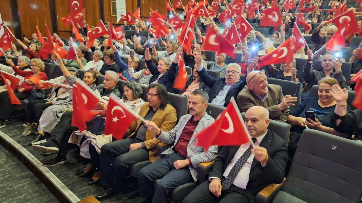 Türk Halk Müziği’nin Seçkin Eserleriyle Cumhuriyet Coşkusu Yaşandı