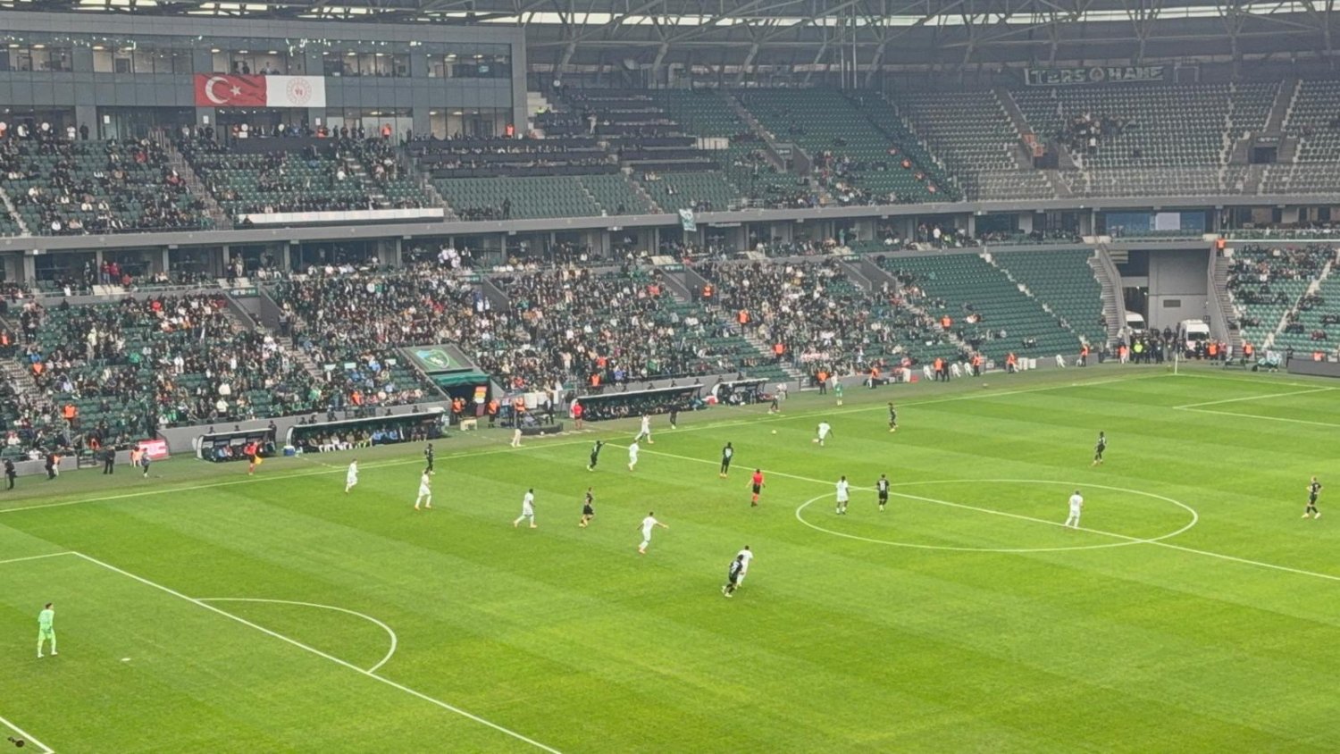 Üst Üste İki Galibiyet Yetmedi: Tribünler Yine Eksik