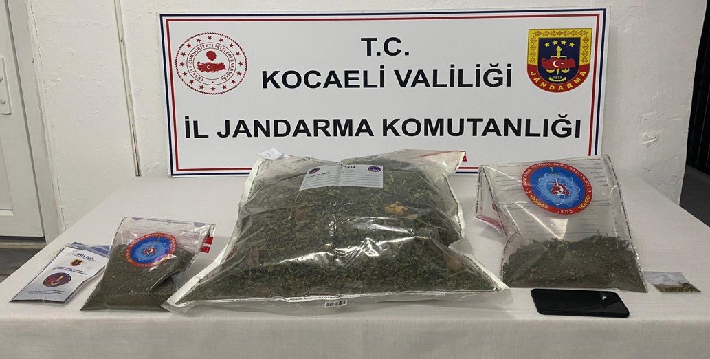 Uyuşturucu Operasyonunda 1,7 Kilo Esrar Ele Geçirildi
