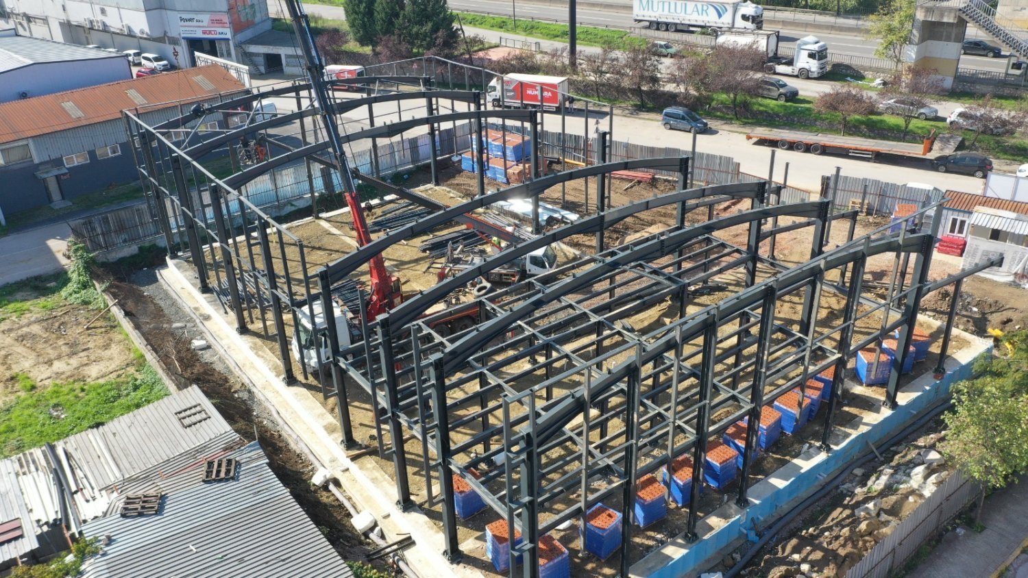 Vezirçiftliği Kapalı Spor Salonu’nda Çalışmalar Sürüyor