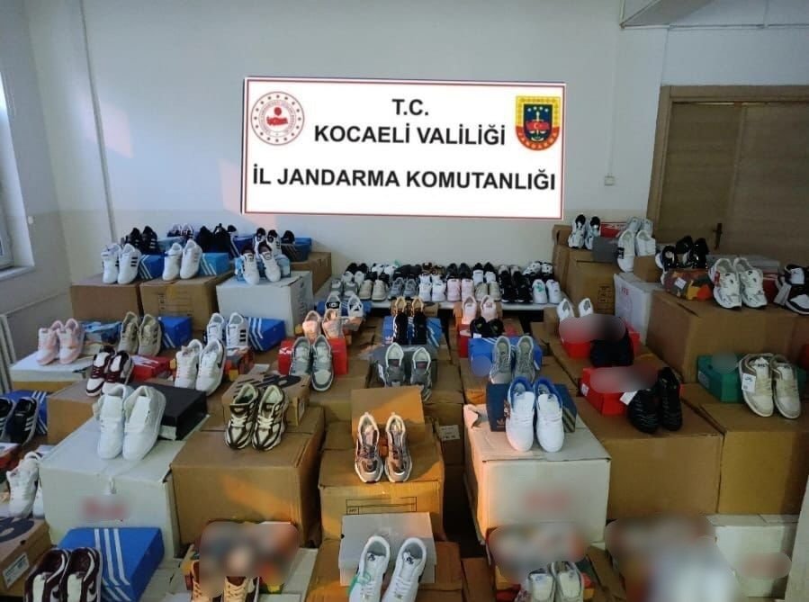Kartepe’de 2,5 Milyon TL Değerinde Sahte Spor Ayakkabı Ele Geçirildi