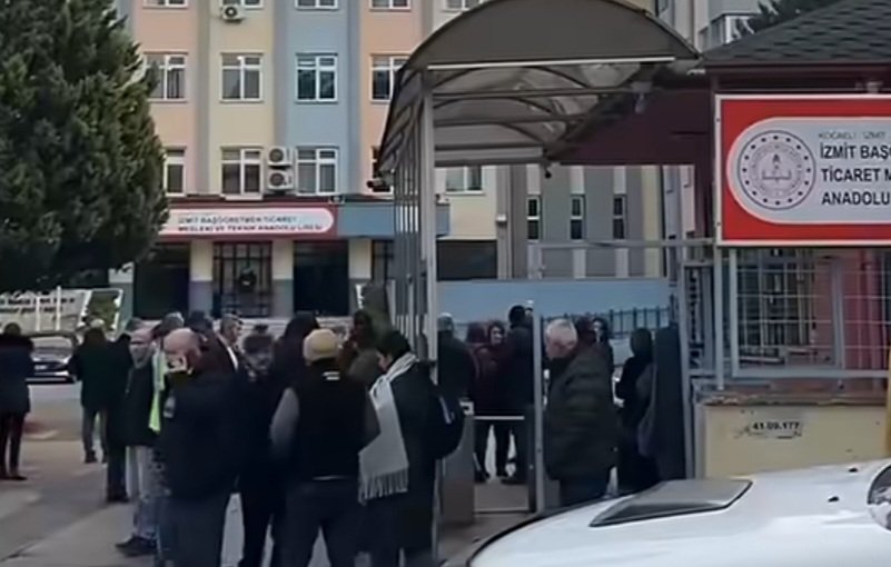 Okul Bahçesinde Silahlı Rehin Alma Olayına Emniyetten Açıklama