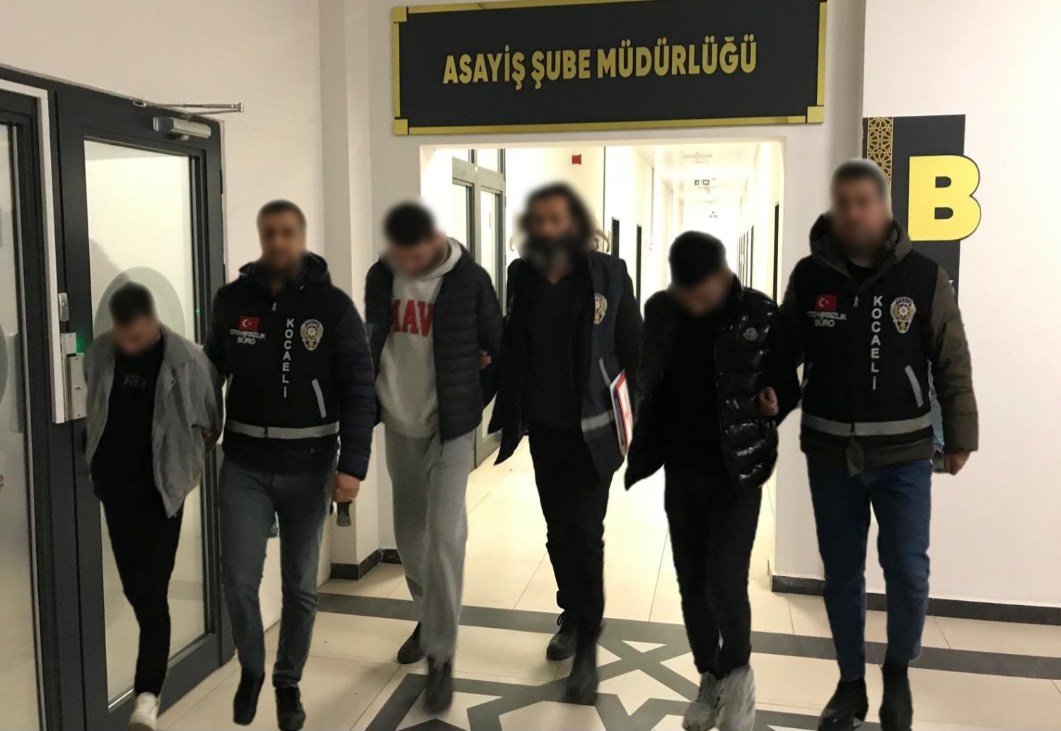 Oto Hırsızları Yakalandı