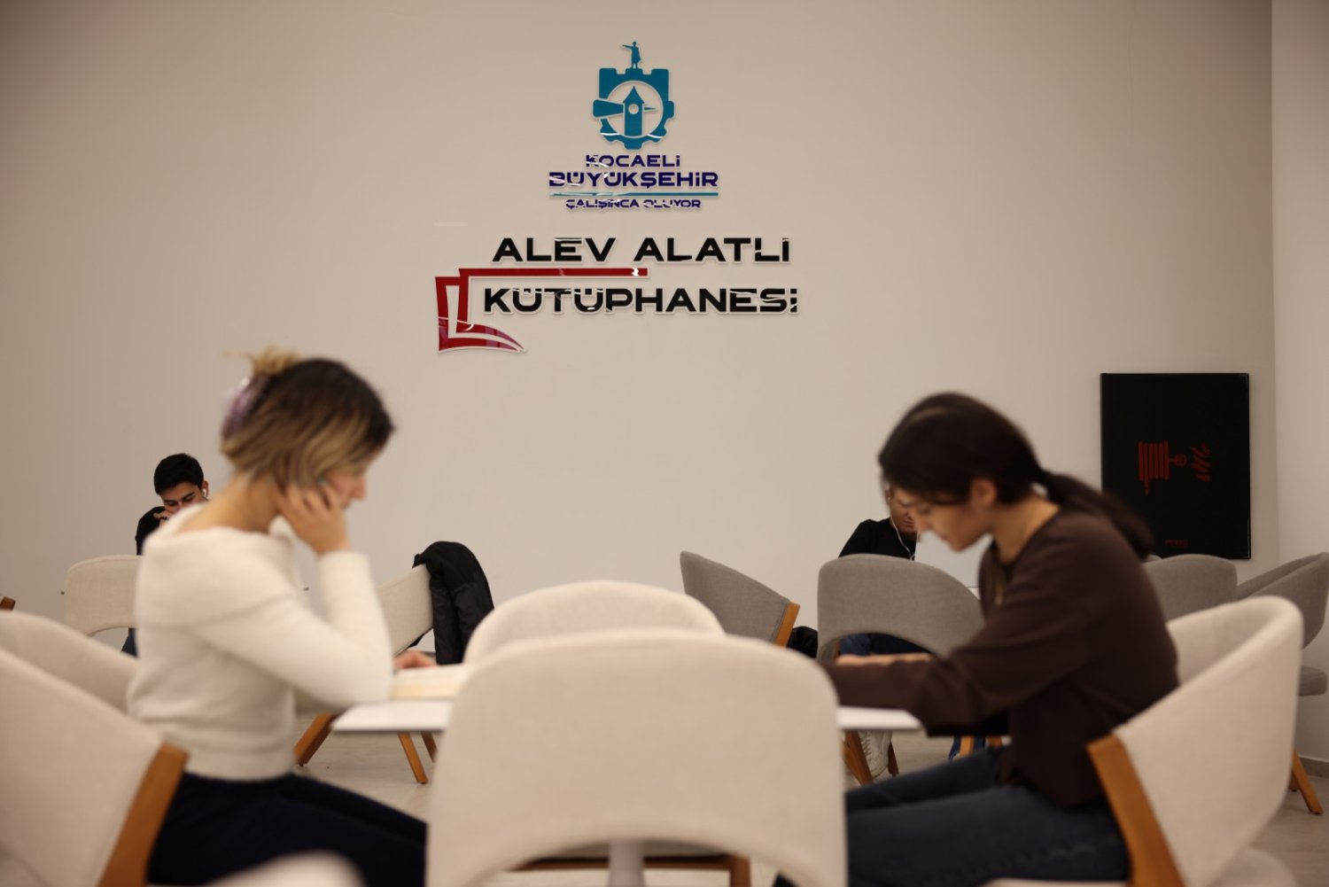 Alev Alatlı Kütüphanesi, Gençlerin Göz Bebeği Oldu