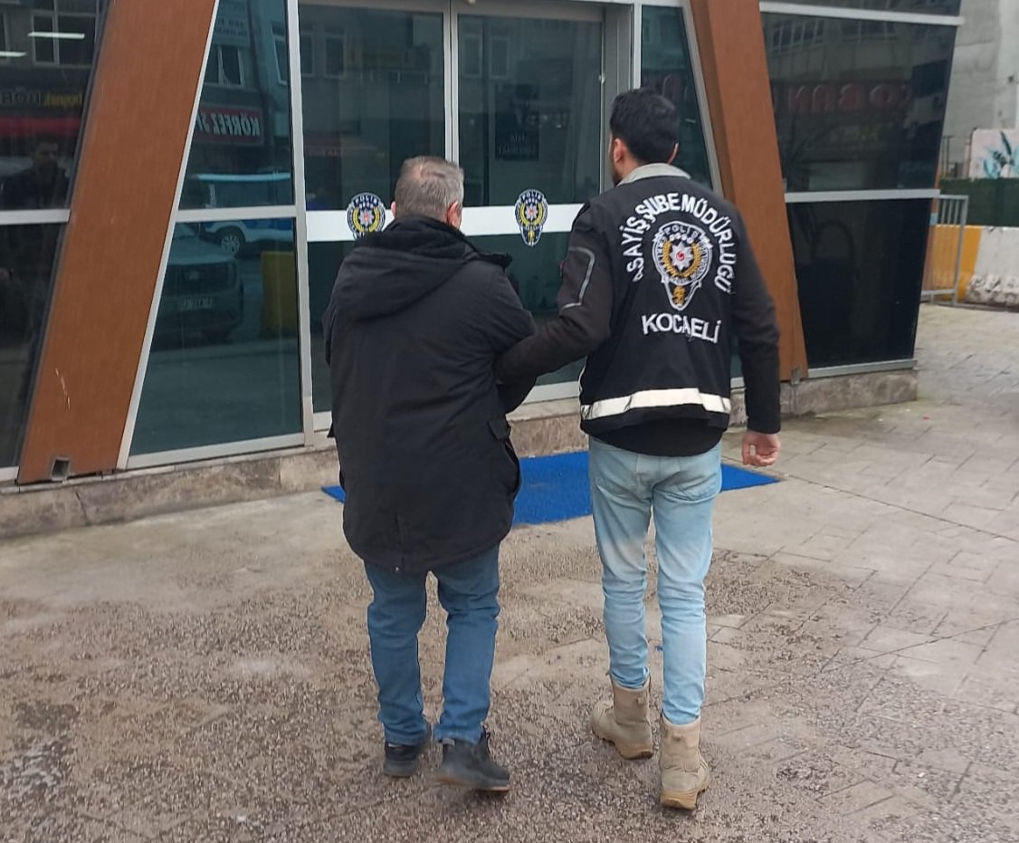 Silah Kaçakçılığı Hükümlüsü İzmit’te Yakalandı