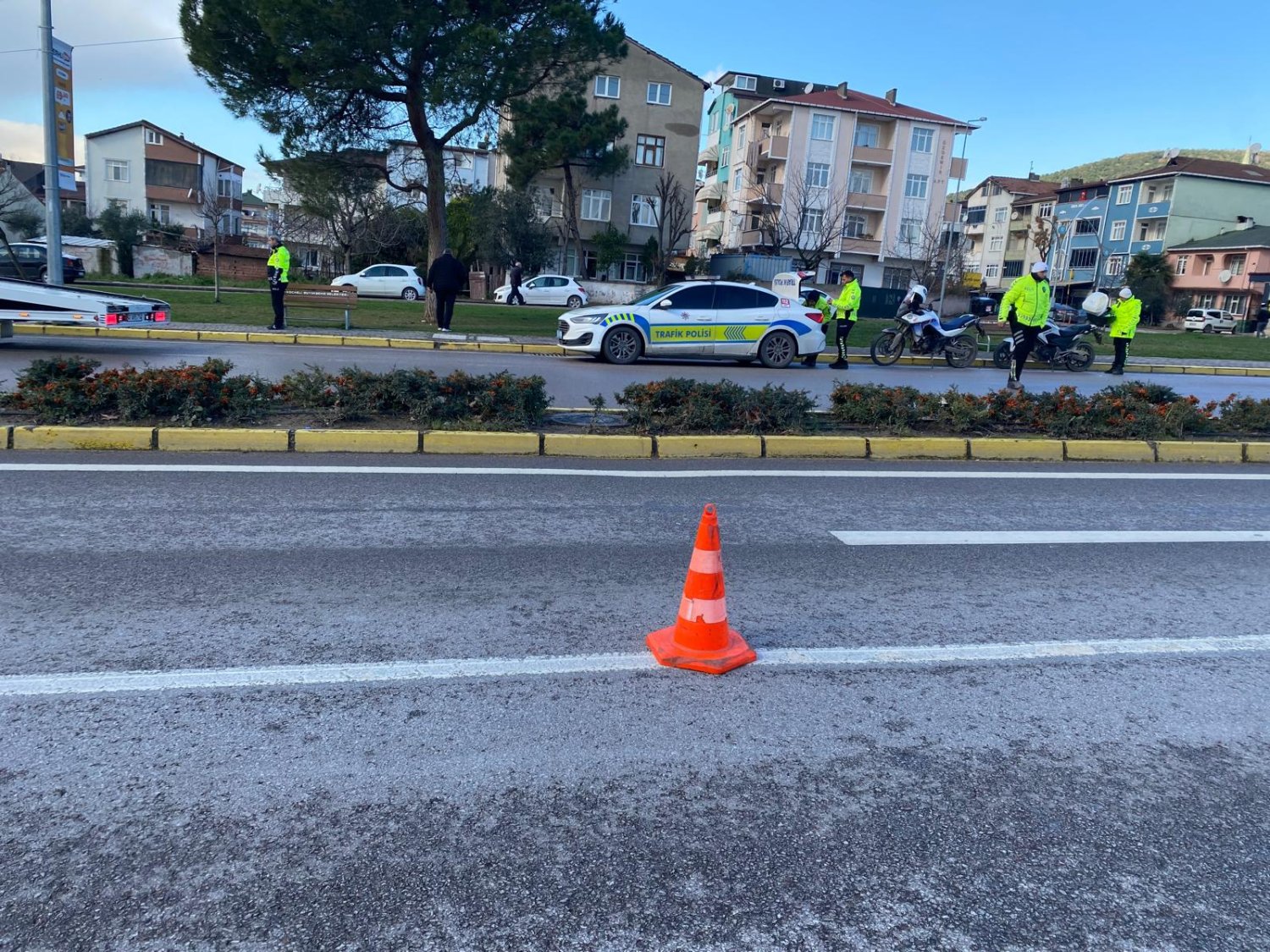 Uygulamadan Kaçtı, Polise Çarptı: Trafik Memuru Yaralandı