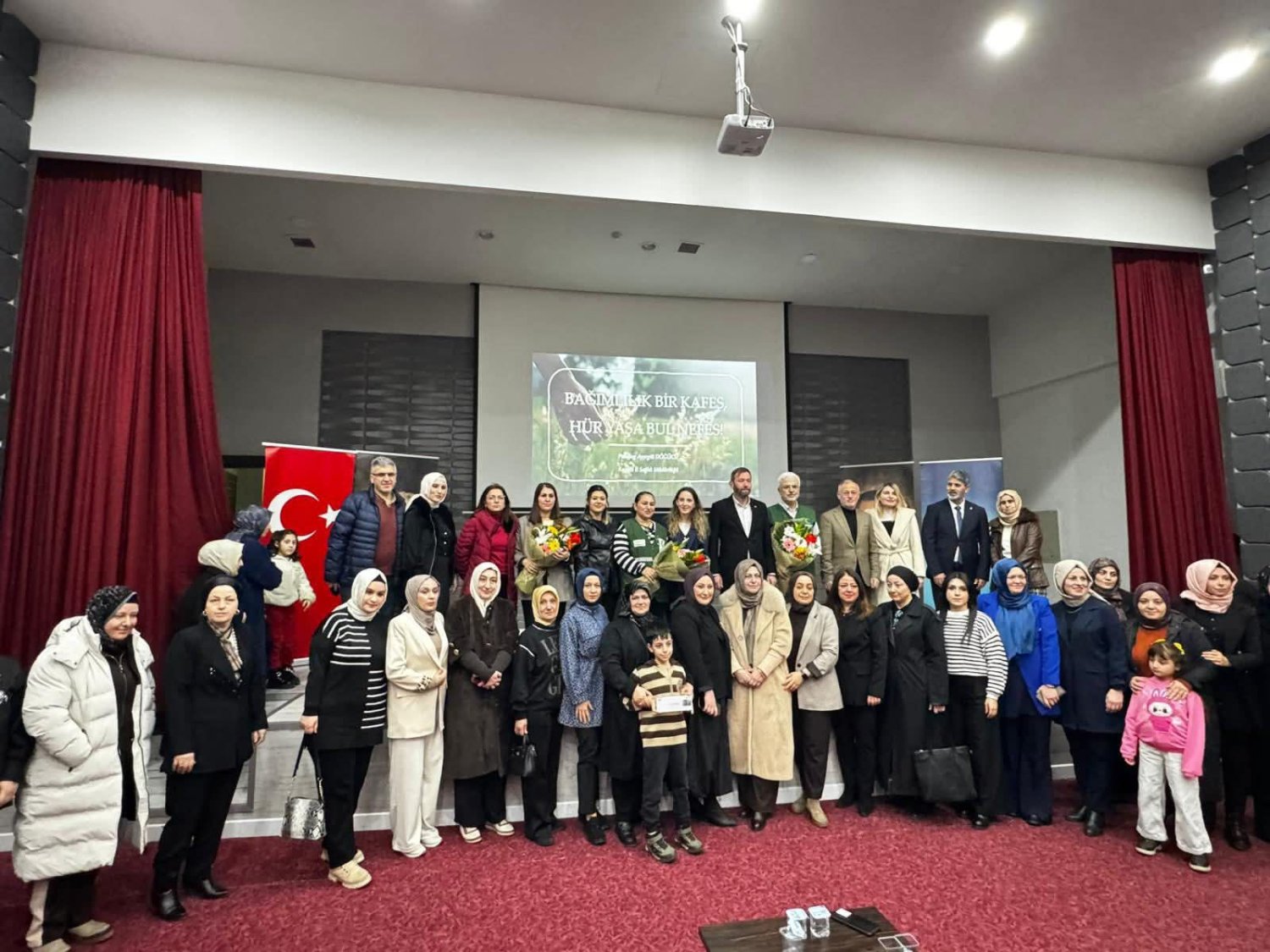 AK Parti İl Kadın Kolları, Bağımlılıkla Mücadele Eğitimlerini Başarıyla Tamamladı
