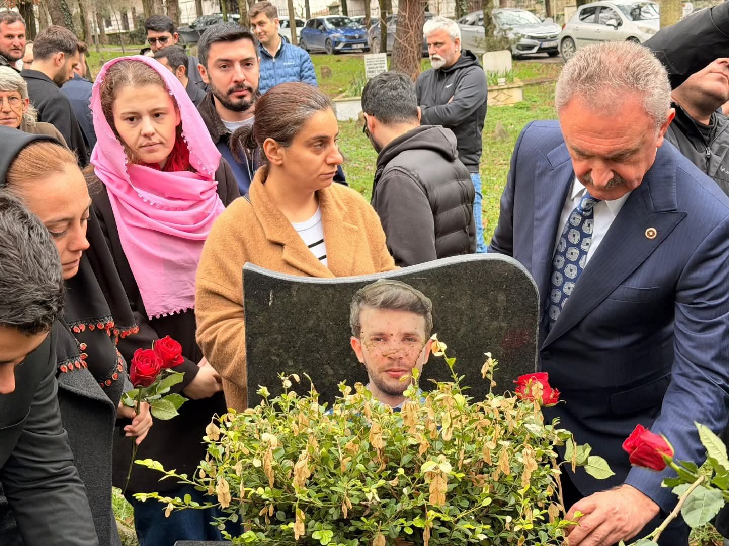 CHP'nin Genç İsmi Tugay Adak, Vefatının Yıl Dönümünde Dualarla Anıldı