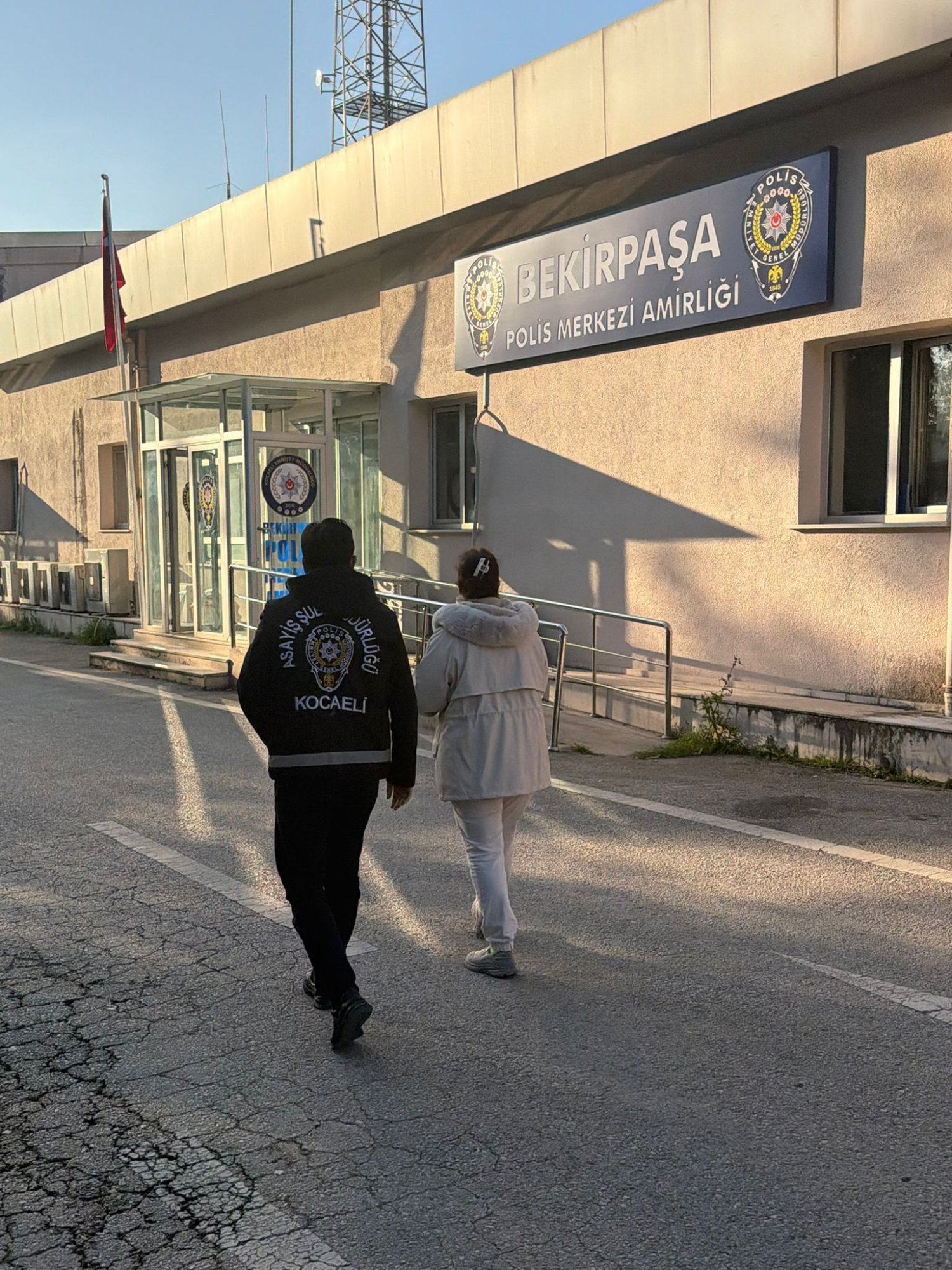 3 Yıl Hapis Cezası Bulunan Dolandırıcı İzmit’te Yakalandı