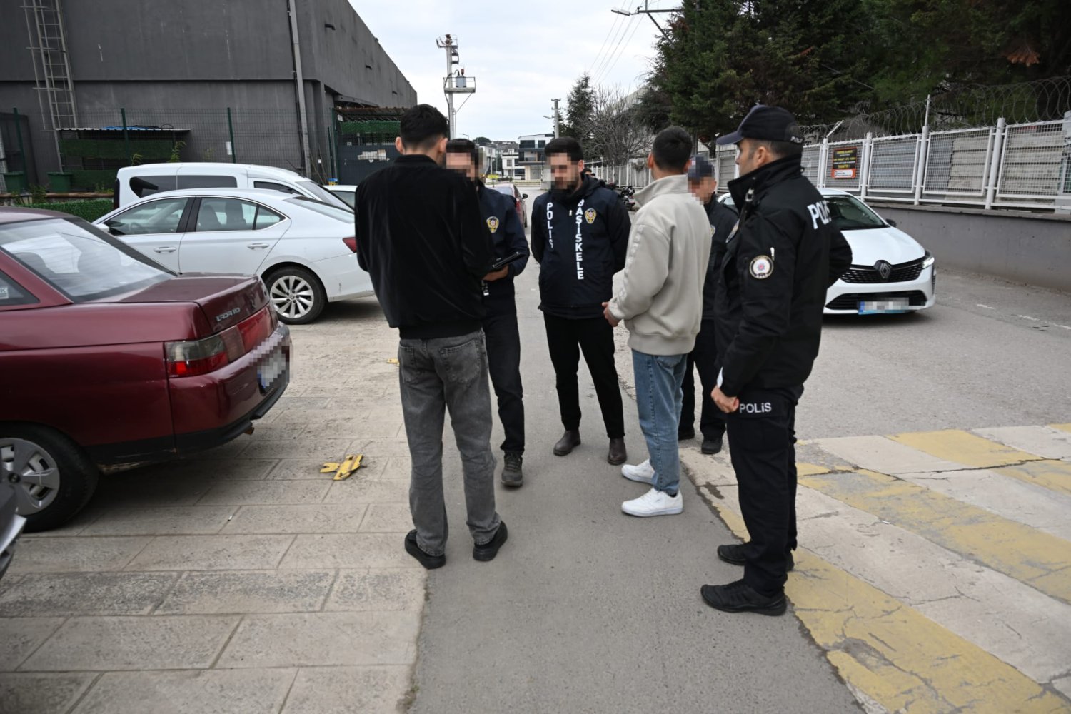 Başiskele’de Okul Çevrelerine Sıkı Denetim