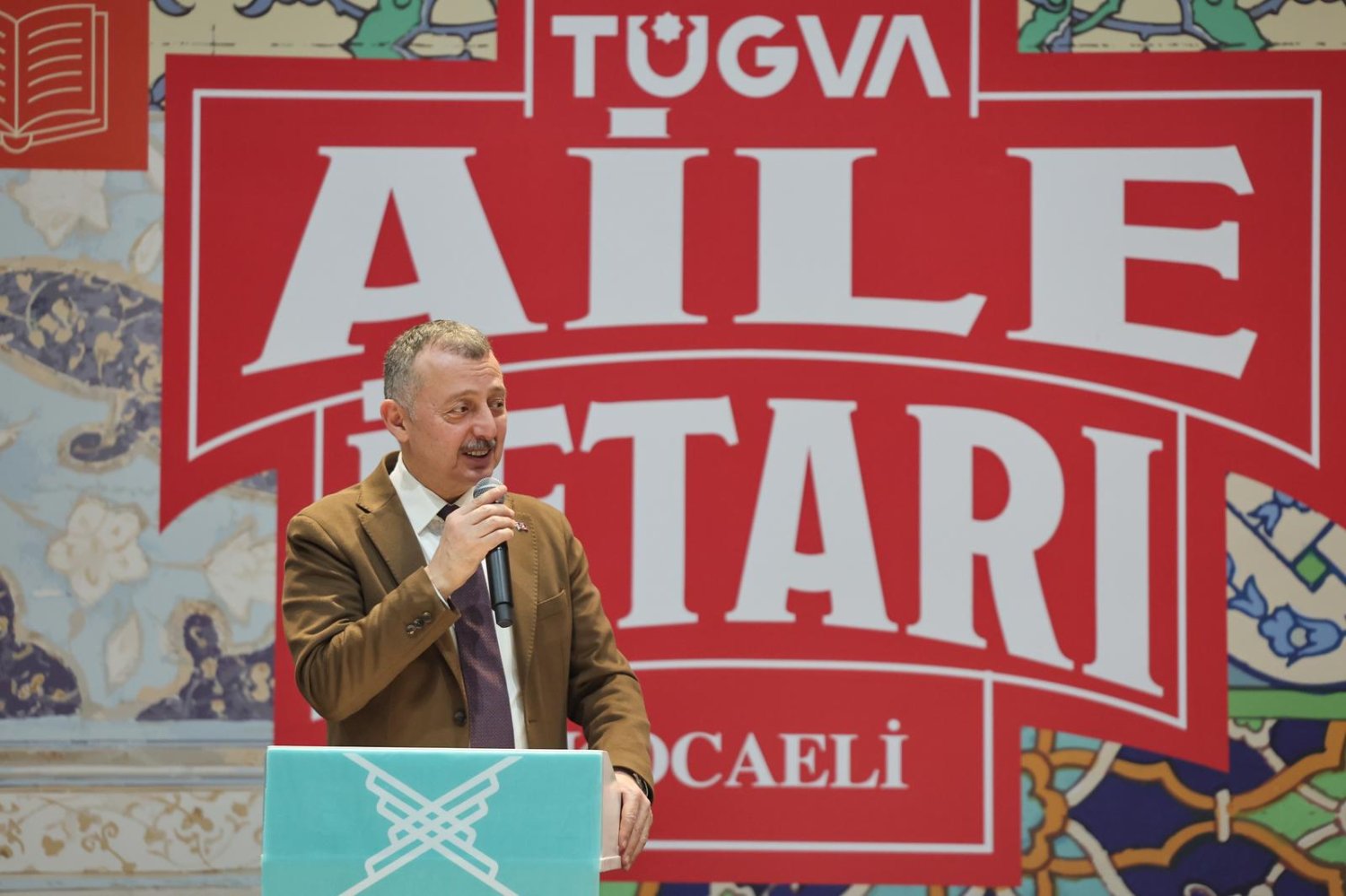 Büyükakın, TÜGVA İftarında Gençlerle Bir Araya Geldi