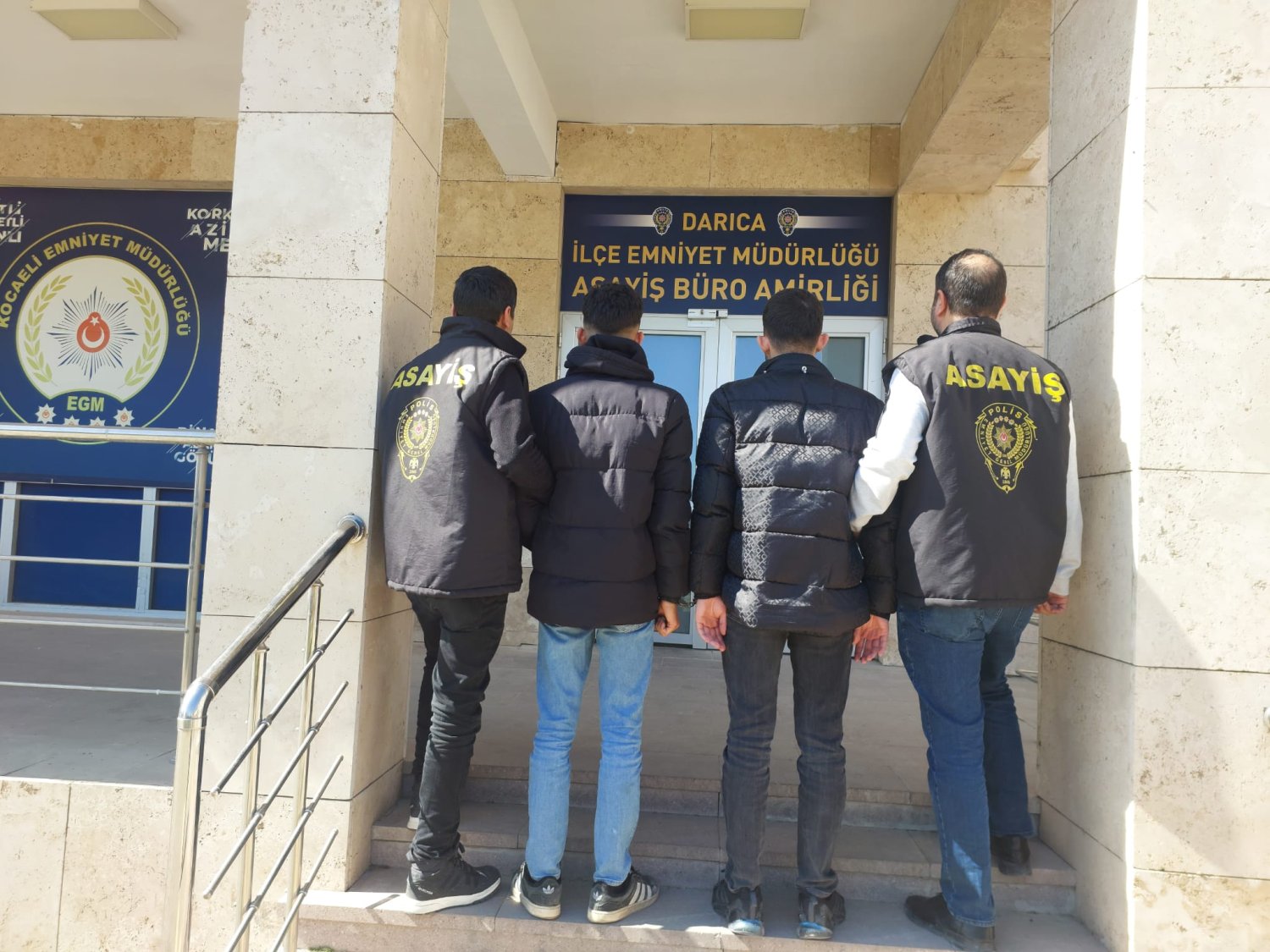 Darıca’daki Silahlı Tehdit Olayında İki Şüpheli Tutuklandı