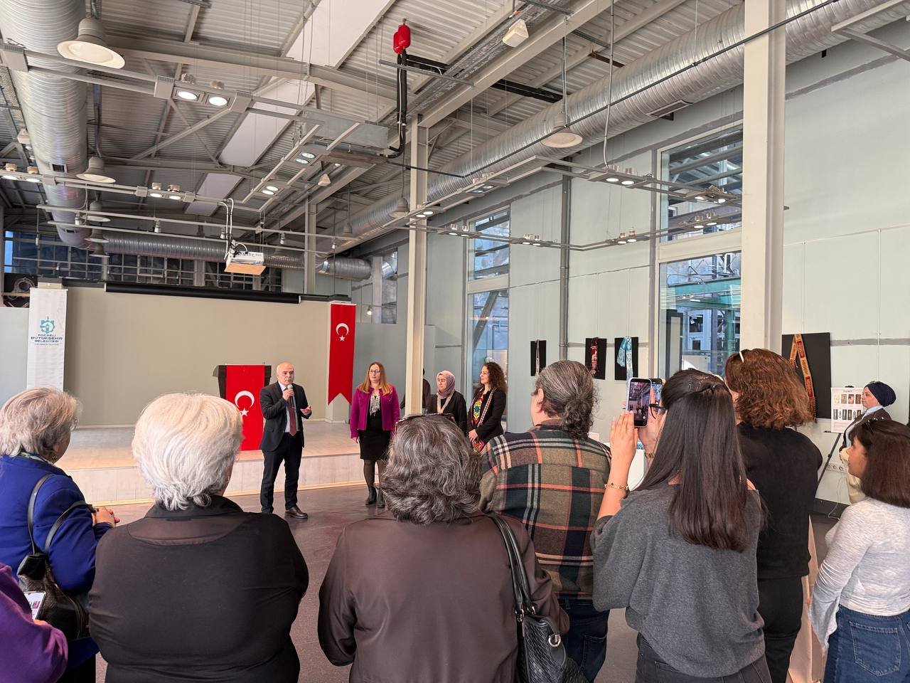 Geleneksel Motifler Dokuma Sanatıyla Hayat Buldu