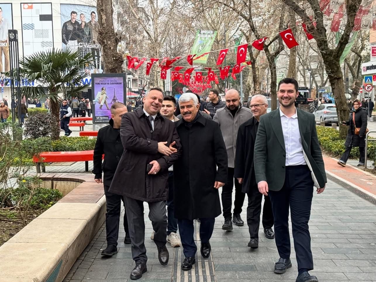 Hülagü Ve Dokuzlar İzmit’te Vatandaşlarla Buluştu