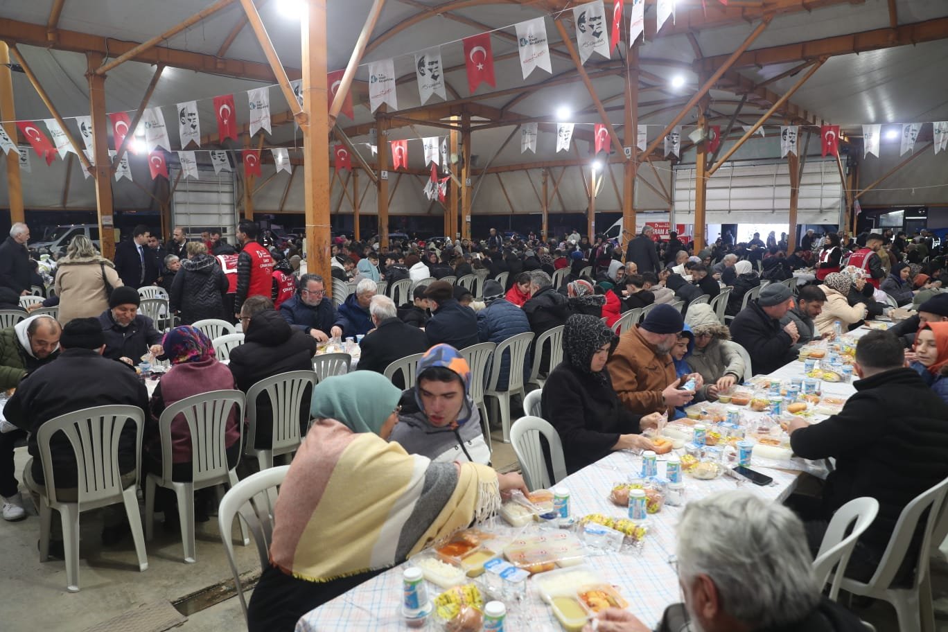 İzmit Belediyesi Ramazan Sofrasını Salı Günü Yeşilova'da Kuracak