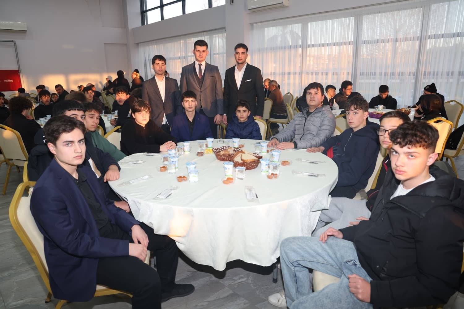Kandıra’da Yüzlerce Genç Gönül Sofrasında Bir Araya Geldi