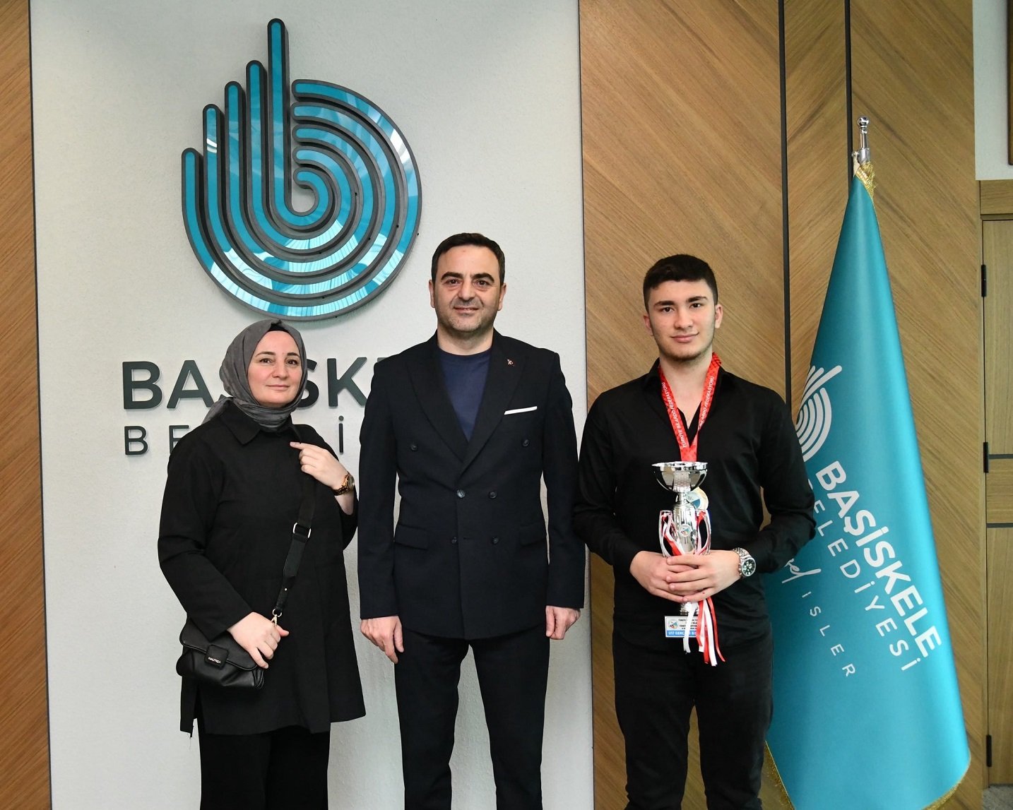  Başkan Özlü, Türkiye Şampiyonu Ahmet Kerem’i Ağırladı