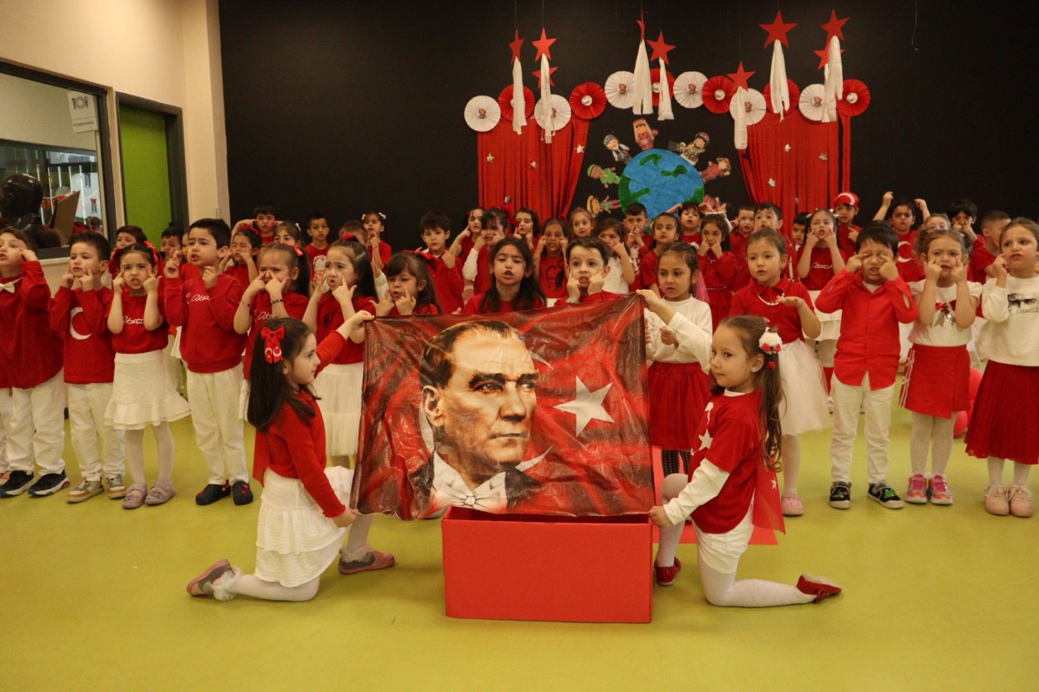 Çınar Çocuk Evleri’nde Renkli 23 Nisan Kutlaması