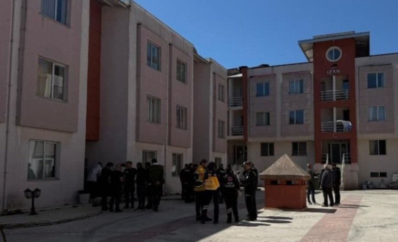 Kocaelili Teğmen Evinde Ölü Bulundu