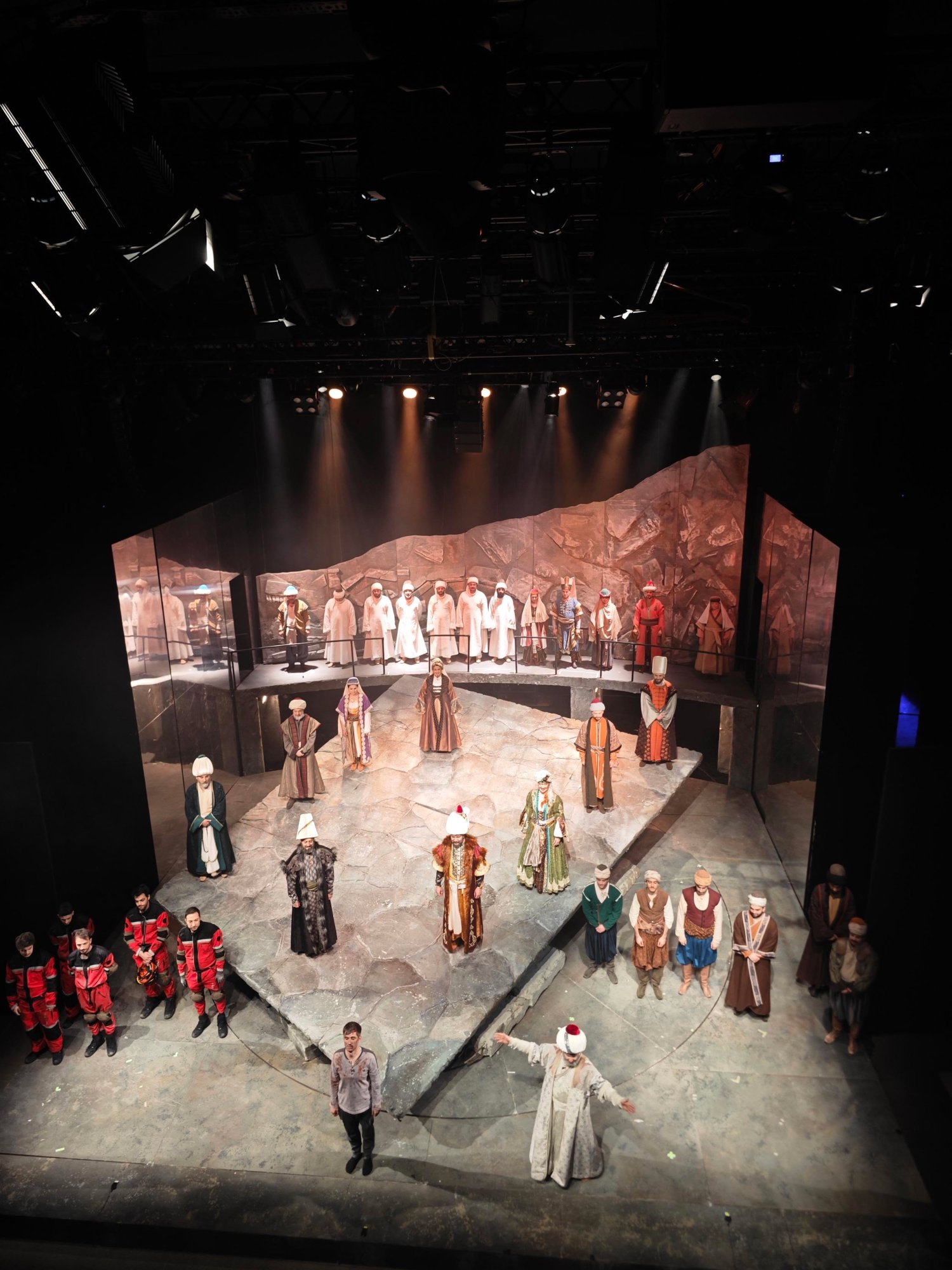 Sinan Rüzgârı, Şehir Tiyatroları İle İstanbul’da Esiyor