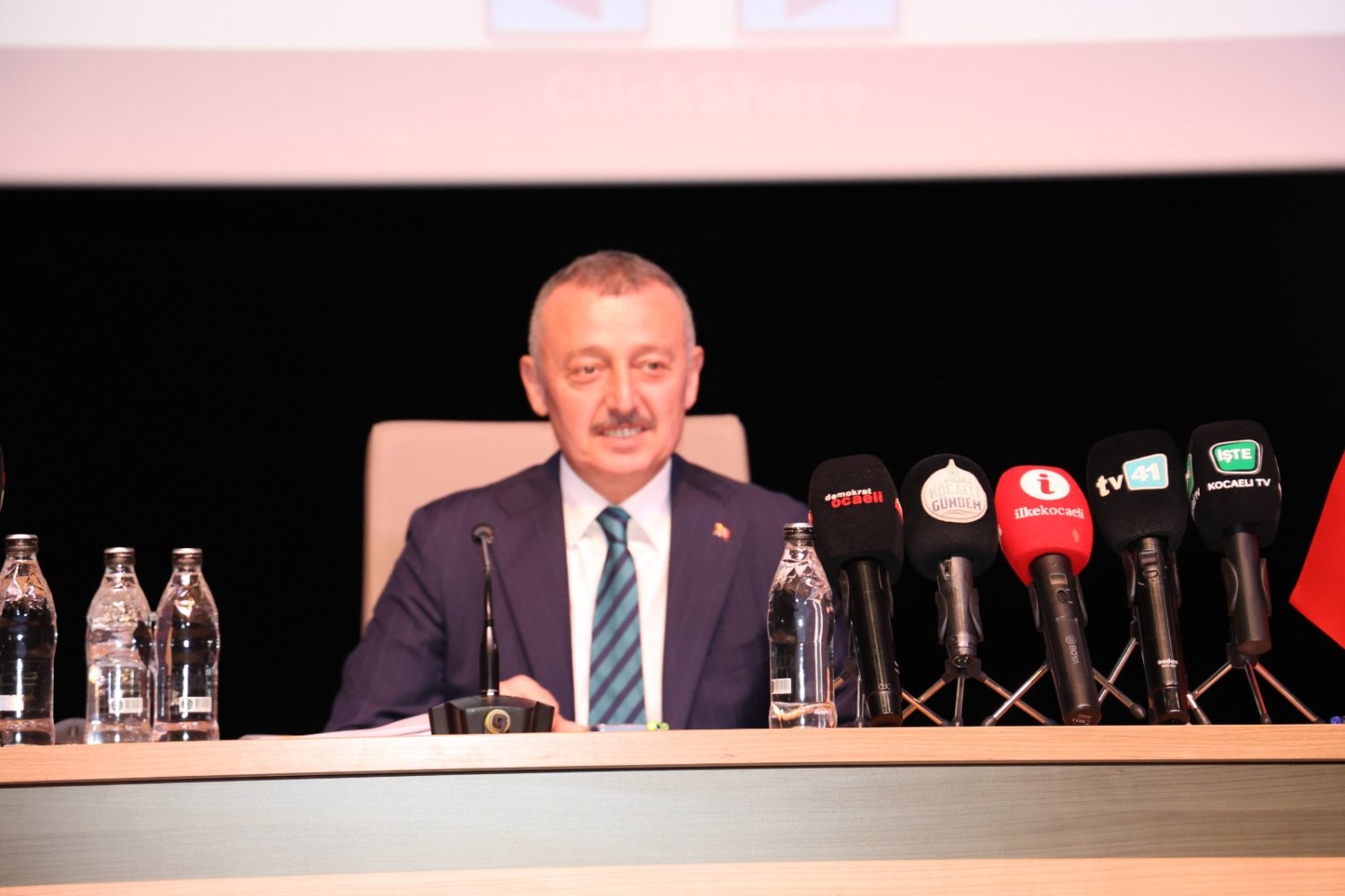 Büyükakın’dan Ulaşım Zammı Eleştirilerine Sert Yanıt