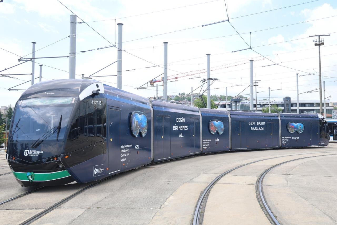 Kocaeli’de Tramvaylar Su Altı Dünyasına Dönüştü