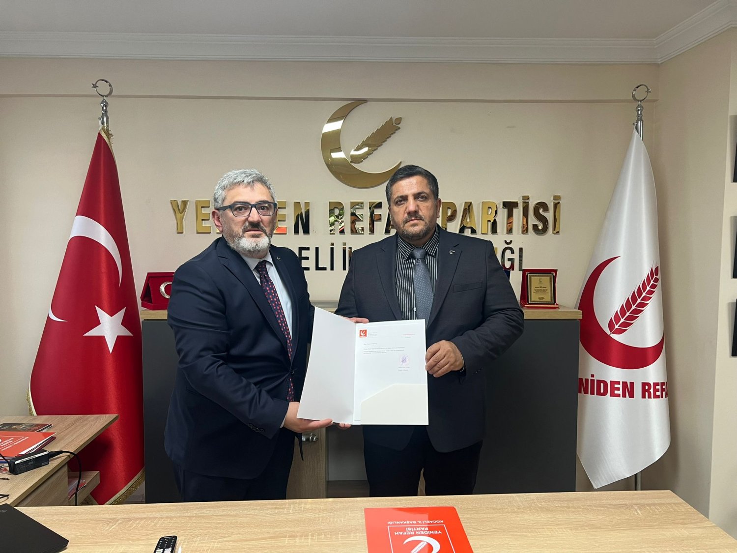 YRP Çayırova İlçe Başkanlığı’nda Görev Değişimi