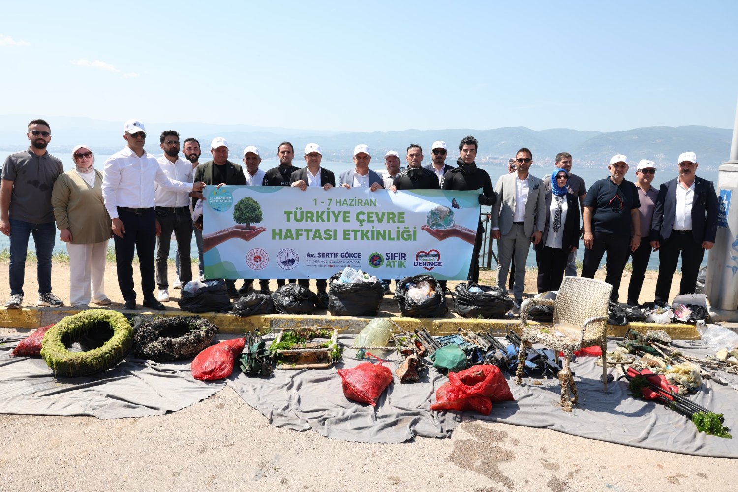 Derince’de Denizden Kıyıya Temizlik Etkinliği