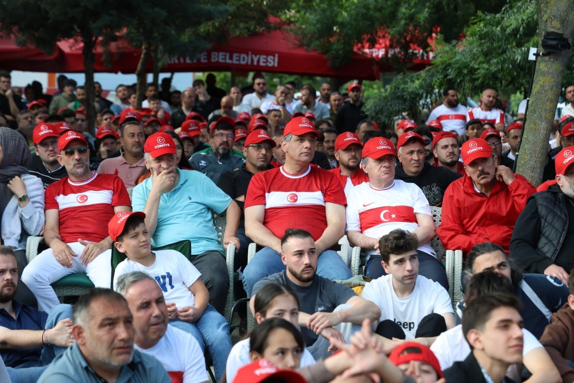 Kartepe Milli Takım İçin Tek Yürek Oldu
