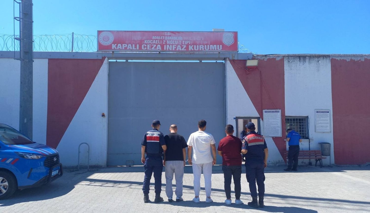 5 Yıl Hapis Cezasıyla Aranıyorlardı! 3 Şahıs Yakalandı