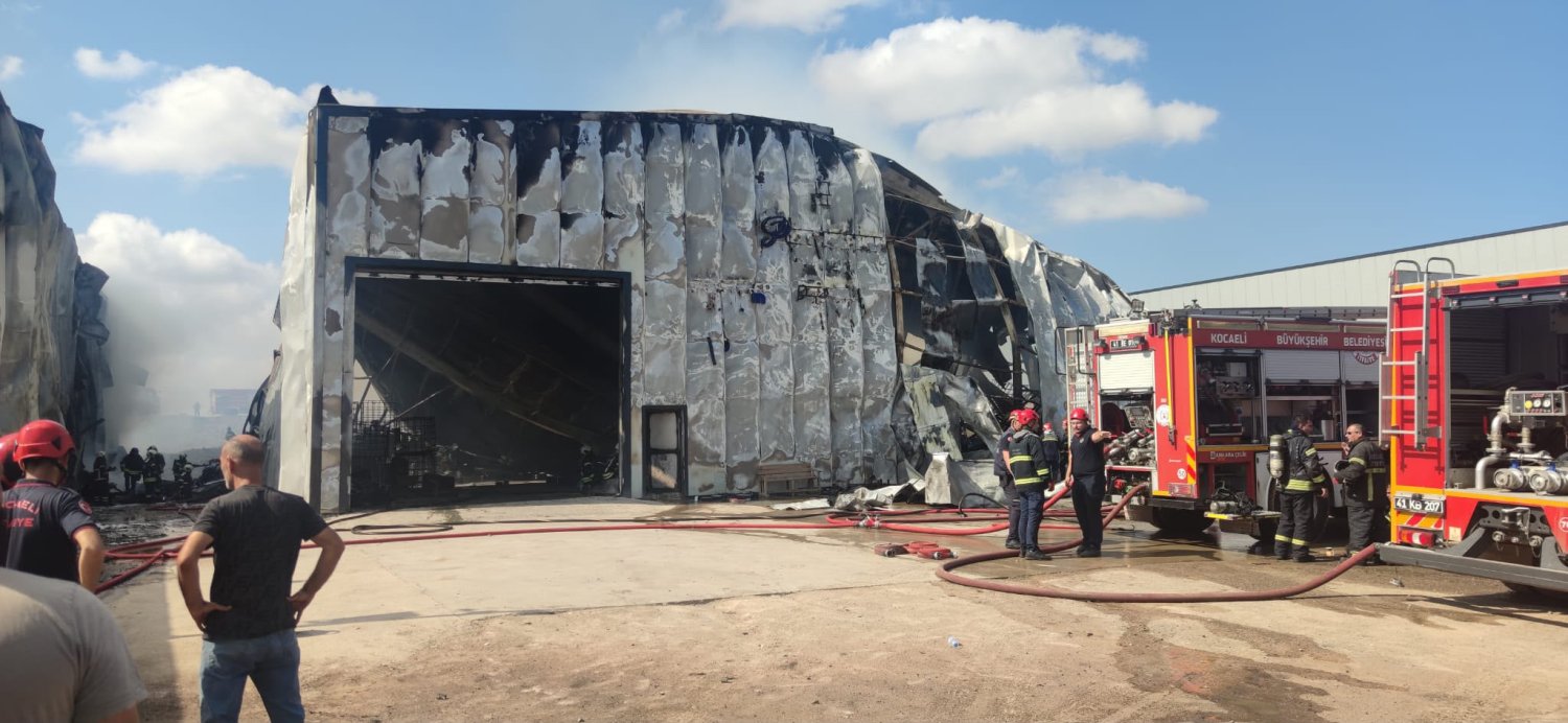 Gebze’de Tiner Fabrikası Alevlere Teslim Oldu! Büyük Hasar