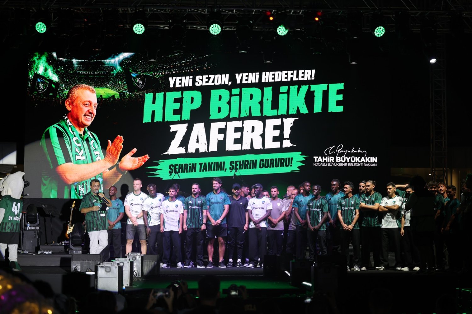 Sezon Heyecanı Buray Konseriyle Taçlandı