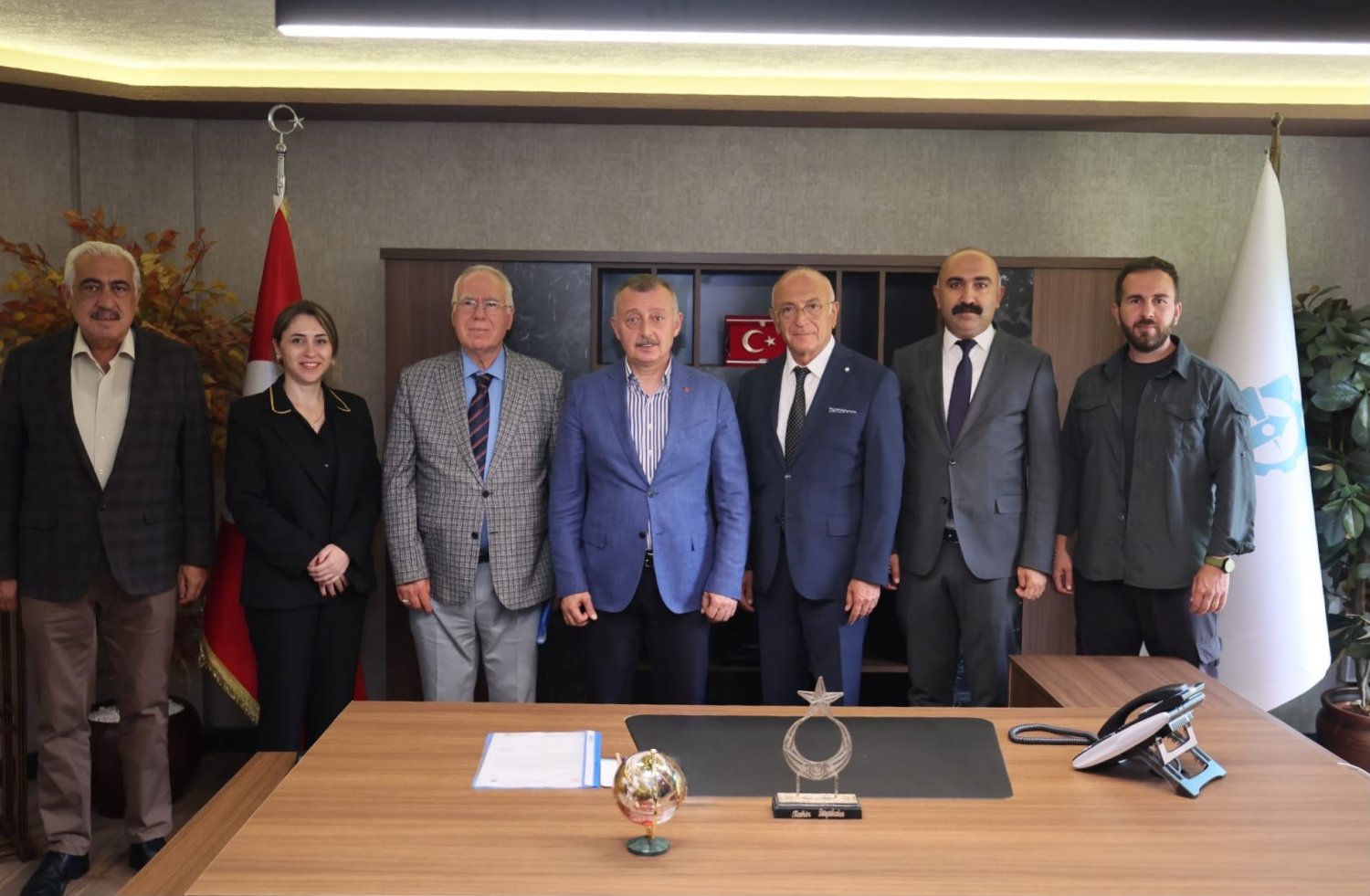 Cem Vakfı, Teşekkür İçin Başkan Büyükakın’a Geldi