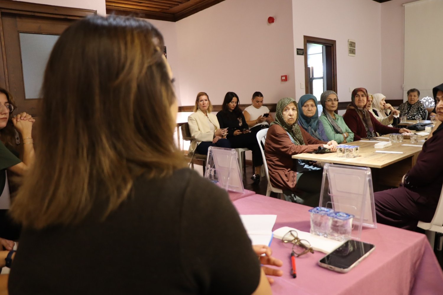 Hacı Hasanlı Kadınlar Kadın Kadına Konak Buluşması’nda Bir Araya Geldi