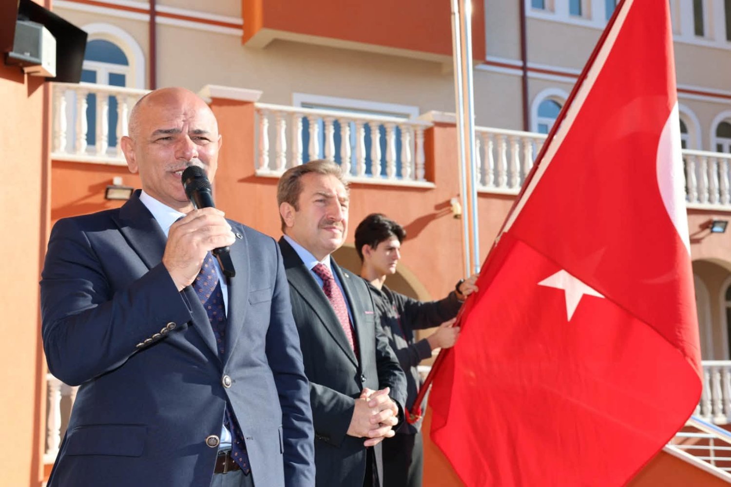 Başkan Söğüt, Gençlerimize Güveniyoruz