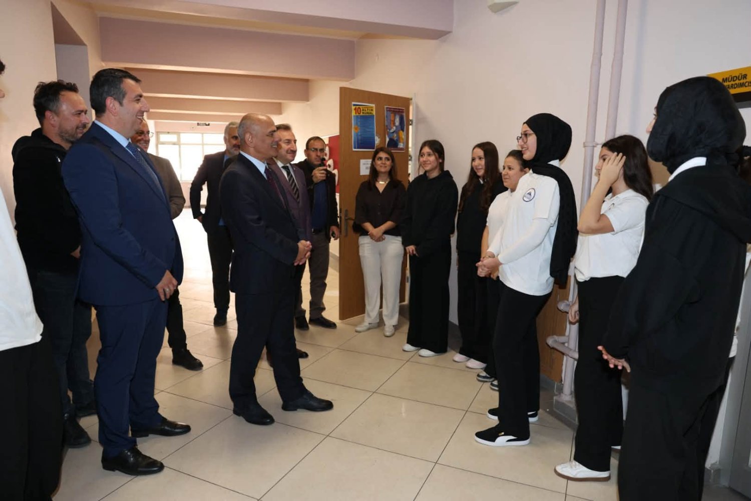 Başkan Söğüt, Yeni Haftaya Öğrencilerle Birlikte Başladı