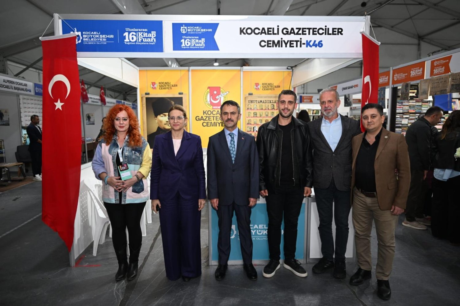 Vali İlhami Aktaş, Kocaeli Kitap Fuarını Ziyaret Etti